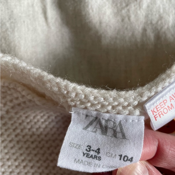 Zara Bundle Cream Sweater and Pink Heart Shirt Size 3-4 - Picture 3 of 7